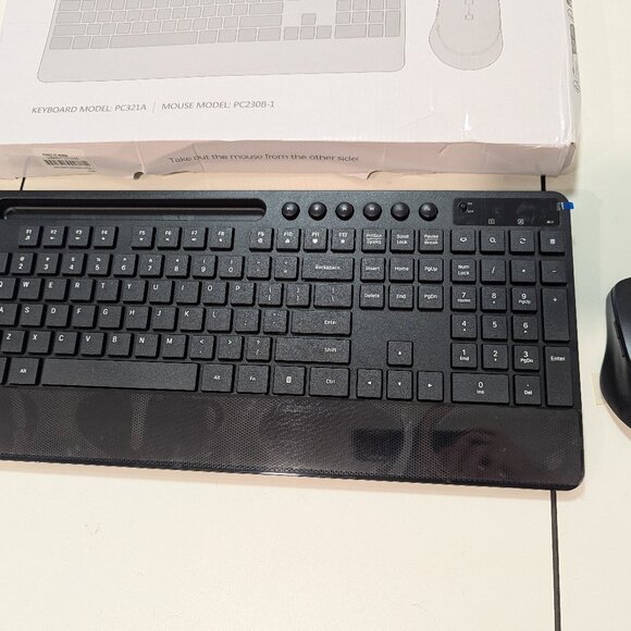 Black Wireless Keyboard & Mouse - NIB - Picture 2 of 2